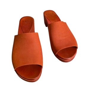 Bryr Monochrome Jayne Clog in Flame Size 8